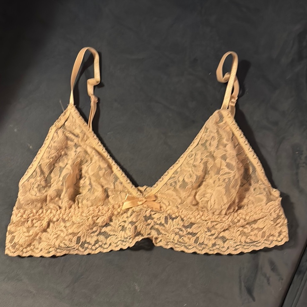 Hanky Panky Lace Bralette in Tan